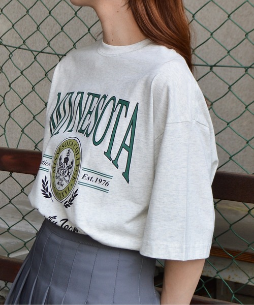 spiritoso(スピリトーゾ)の「【spiritoso】MINESOTAカレッジロゴTシャツ(Tシャツ/カットソー・メンズ・ホワイト系その他/ブラウン/チャコール・FREE)」の4枚目の写真