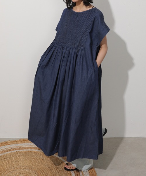 Monocoro toppi(モノコロトッピ)の「コットン ピンタックワンピース(ワンピース・レディース・インディゴブルー/ブルー/グリーン/レッド/モカ/グリーン系/チャコールグレー・フリー)」の5枚目の写真