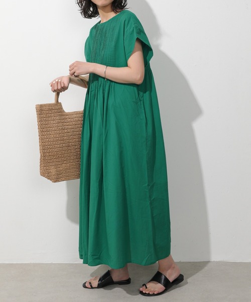 Monocoro toppi(モノコロトッピ)の「コットン ピンタックワンピース(ワンピース・レディース・インディゴブルー/ブルー/グリーン/レッド/モカ/グリーン系/チャコールグレー・フリー)」の4枚目の写真