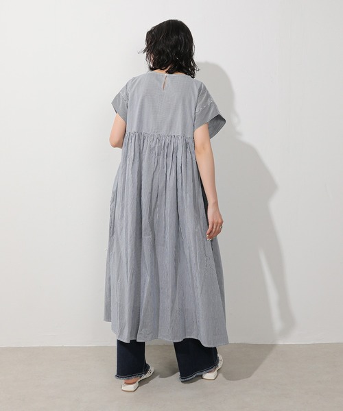 Monocoro toppi(モノコロトッピ)の「コットン ピンタックワンピース(ワンピース・レディース・インディゴブルー/ブルー/グリーン/レッド/モカ/グリーン系/チャコールグレー・フリー)」の20枚目の写真