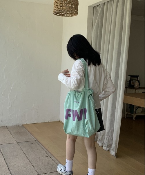 エトワレ 5% セール】PWRロゴ ドローストリング シャカシャカ トートバッグ