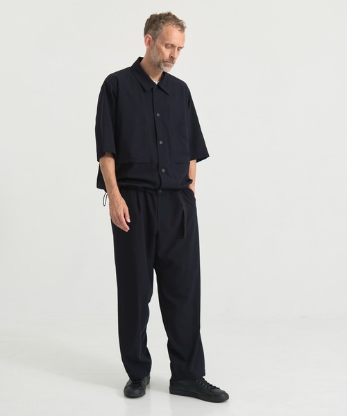 UJOH(ウジョー)の「【UJOH HOMME/ウジョーオム】別注Draw Code S/S シャツ(シャツ/ブラウス・メンズ・ブラック/ネイビー・4/5)」の14枚目の写真