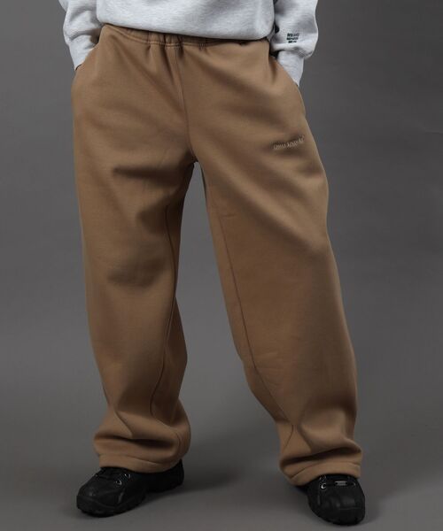 BEN DAVIS(ベンデイビス)の「【BEN DAVIS(ベンデイビス)】WIDE CURVE SWEAT PANTS / ワイド カーブパンツ スウェットパンツ 裏起毛 ドローコード 刺繍(その他パンツ・メンズ・アッシュグレー/ブルーグレー/ブラック/モカ・MEDIUM/X-LARGE/LARGE)」の16枚目の写真