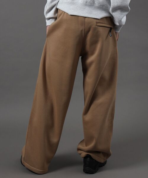 BEN DAVIS(ベンデイビス)の「【BEN DAVIS(ベンデイビス)】WIDE CURVE SWEAT PANTS / ワイド カーブパンツ スウェットパンツ 裏起毛 ドローコード 刺繍(その他パンツ・メンズ・アッシュグレー/ブルーグレー/ブラック/モカ・MEDIUM/X-LARGE/LARGE)」の18枚目の写真