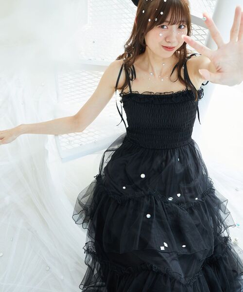 MAJESTIC LEGON(マジェスティックレゴン)の「パールチェーンキャミワンピース(ワンピース・レディース・ブラック/ピンクベージュ/ホワイト系その他/グレー/アイボリー・MEDIUM/SMALL/X-SMALL)」の1枚目の写真