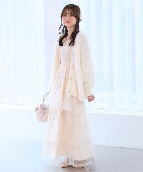 MAJESTIC LEGON（マジェスティックレゴン）の「パールチェーンキャミワンピース（ワンピース・レディース・ブラック/ピンクベージュ/ホワイト系その他/グレー/アイボリー・MEDIUM/SMALL/X-SMALL）」の7枚目の写真
