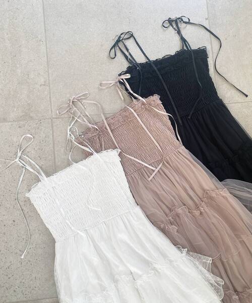 MAJESTIC LEGON(マジェスティックレゴン)の「パールチェーンキャミワンピース(ワンピース・レディース・ブラック/ピンクベージュ/ホワイト系その他/グレー/アイボリー・MEDIUM/SMALL/X-SMALL)」の18枚目の写真