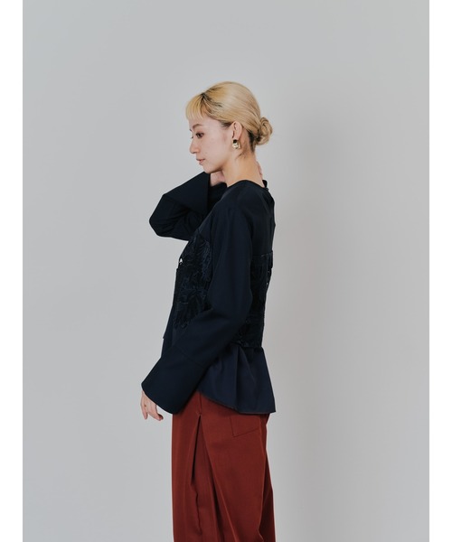 TEVALT(ヴァレット)の「リーフレースティアードトップス(シャツ/ブラウス・レディース・ブラック/ホワイト・38)」の21枚目の写真