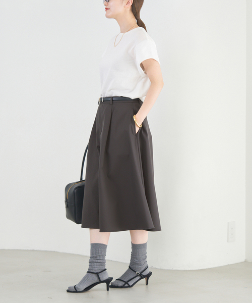 IENA（イエナ）の「タックキュロットパンツ（その他パンツ・レディース・ベージュ/チャコールグレー・38/36）」の12枚目の写真