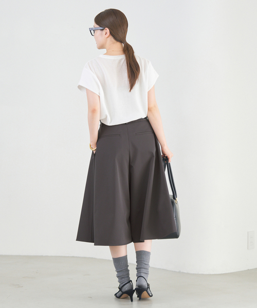 IENA（イエナ）の「タックキュロットパンツ（その他パンツ・レディース・ベージュ/チャコールグレー・38/36）」の13枚目の写真