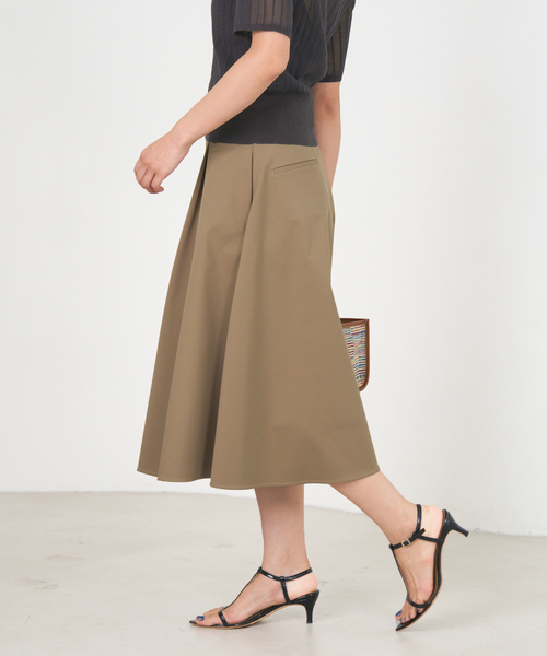 IENA（イエナ）の「タックキュロットパンツ（その他パンツ・レディース・ベージュ/チャコールグレー・38/36）」の19枚目の写真