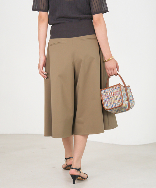 IENA（イエナ）の「タックキュロットパンツ（その他パンツ・レディース・ベージュ/チャコールグレー・38/36）」の20枚目の写真