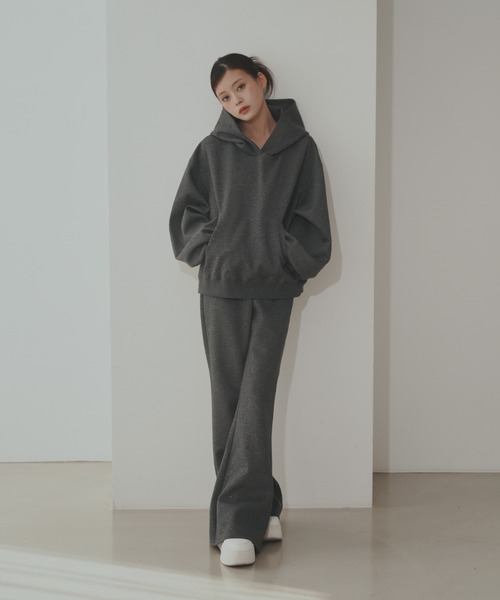 Lallana（ララーナ）の「Lame flare sweatpants / ラメフレア