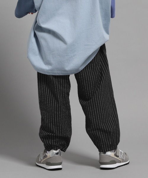 GEORGE'S（ジョージズ）の「【KIDS】ストライプワイドパンツ（その他パンツ・キッズ・ライトベージュ/チャコールグレー・150cm/130cm/110cm）」の4枚目の写真