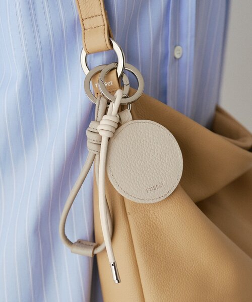 russet（ラシット）の「【再値下げ】ミラー付きレザーチャーム（チャーム・レディース・ブラック/アイボリー・FREE）」の6枚目の写真