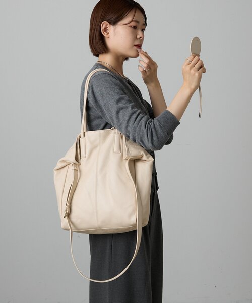 russet（ラシット）の「【再値下げ】ミラー付きレザーチャーム（チャーム・レディース・ブラック/アイボリー・FREE）」の8枚目の写真