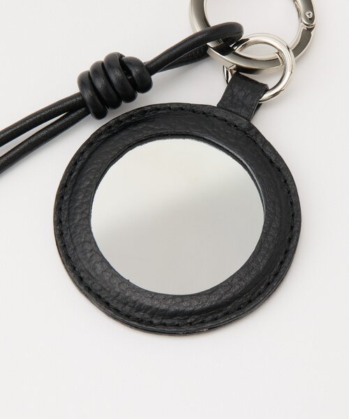 russet（ラシット）の「【再値下げ】ミラー付きレザーチャーム（チャーム・レディース・ブラック/アイボリー・FREE）」の14枚目の写真