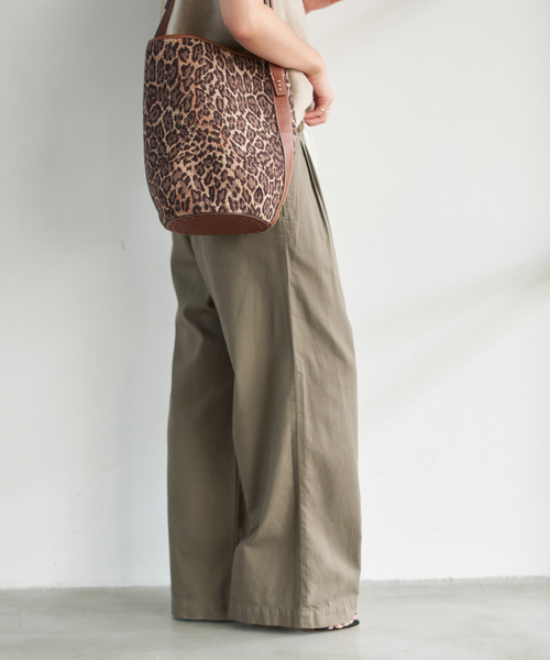 Spick & Span（スピックアンドスパン）の「《追加》コットンレーヨンドロストフレアパンツ（その他パンツ・レディース・ブラック/モカ・36/38）」の14枚目の写真