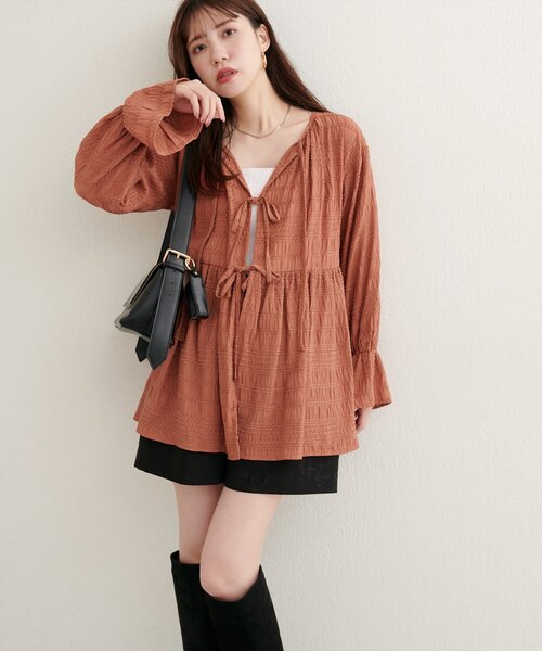 natural couture(ナチュラルクチュール)の「【WEB限定】モールボーダーペプラムブラウス(シャツ/ブラウス・レディース・ブラウン/レッド系その他/ブラック/オフホワイト・FREE)」の5枚目の写真