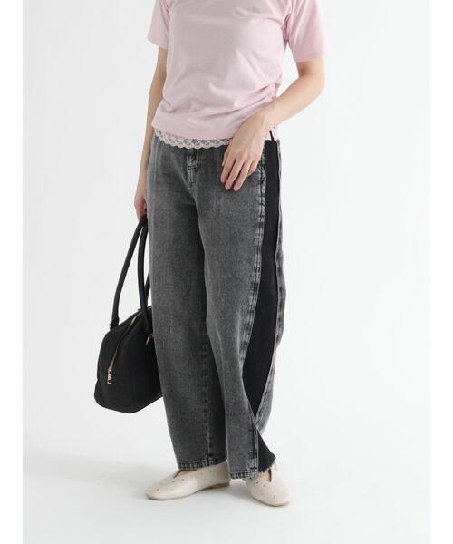 Te chichi TERRASSE（テチチテラス）の「サイドラインデニムパンツ《2025autumn catalog item》（その他パンツ・レディース・ブラック/ブルー・M/L）」の2枚目の写真