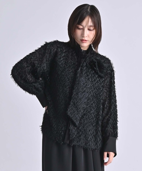 RAW FUDGE(ローファッジ)の「カットジャガードボウタイブラウス(シャツ/ブラウス・レディース・ブラック/オフホワイト/ブルー・M)」の3枚目の写真