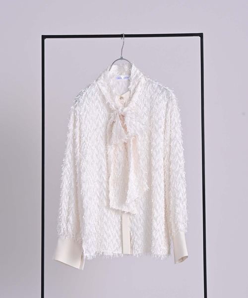 RAW FUDGE(ローファッジ)の「カットジャガードボウタイブラウス(シャツ/ブラウス・レディース・ブラック/オフホワイト/ブルー・M)」の22枚目の写真