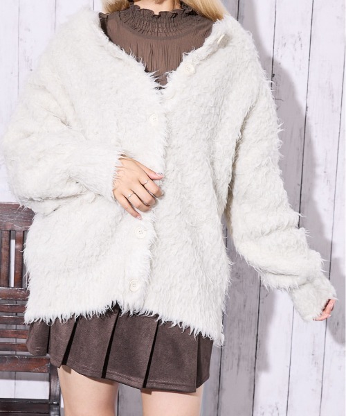 GORGE(ゴージ)の「《ふわもこシャギー》レディース クルーネック ニットカーディガン ゆったりシルエット 秋冬(カーディガン/ボレロ・レディース・ピンク/ワインレッド/アイボリー/ライトブルー/イエロー/チャコール・F)」の16枚目の写真