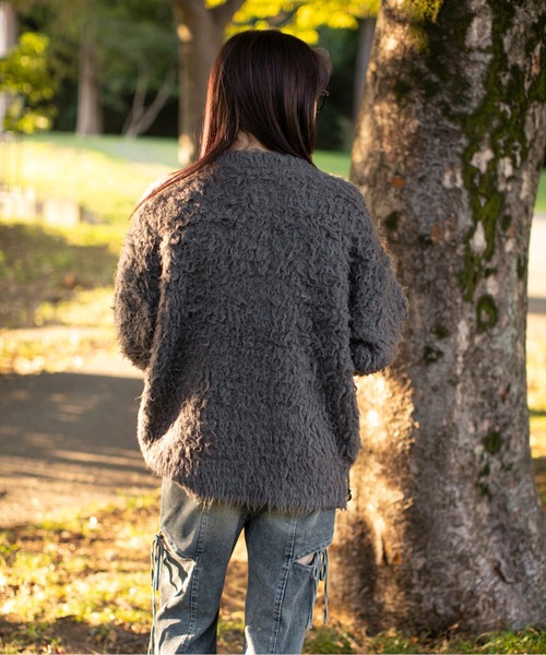GORGE(ゴージ)の「《ふわもこシャギー》レディース クルーネック ニットカーディガン ゆったりシルエット 秋冬(カーディガン/ボレロ・レディース・ピンク/ワインレッド/アイボリー/ライトブルー/イエロー/チャコール・F)」の8枚目の写真