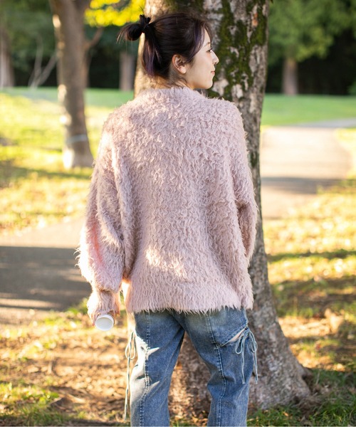 GORGE(ゴージ)の「《ふわもこシャギー》レディース クルーネック ニットカーディガン ゆったりシルエット 秋冬(カーディガン/ボレロ・レディース・ピンク/ワインレッド/アイボリー/ライトブルー/イエロー/チャコール・F)」の11枚目の写真