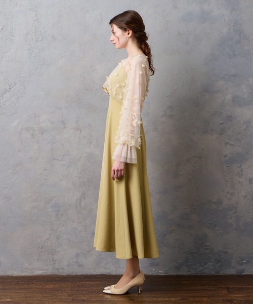 AIMER（エメ）の「3Dフラワー刺繍ボリュームスリーブブラウス×フレア