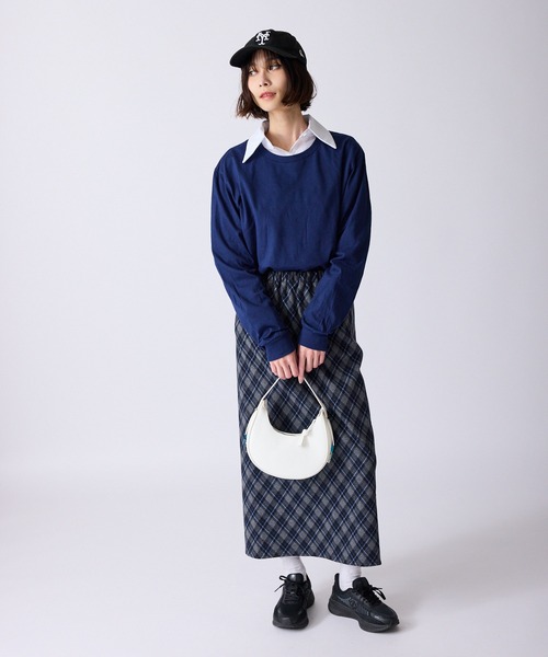 AO2(アオズ)の「Faux Leather Crescent-Shaped Hobo Bag / フェイクレザー 三日月型 ホーボーバッグ(ハンドバッグ・レディース・ホワイト/ブラック・FREE)」の9枚目の写真