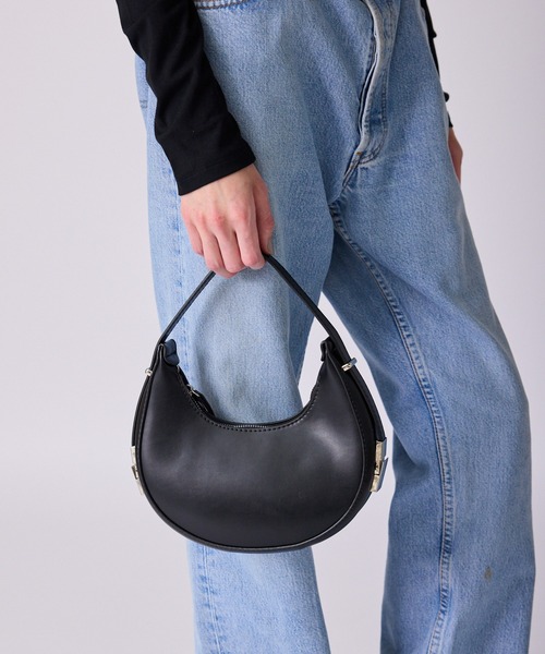 AO2(アオズ)の「Faux Leather Crescent-Shaped Hobo Bag / フェイクレザー 三日月型 ホーボーバッグ(ハンドバッグ・レディース・ホワイト/ブラック・FREE)」の10枚目の写真