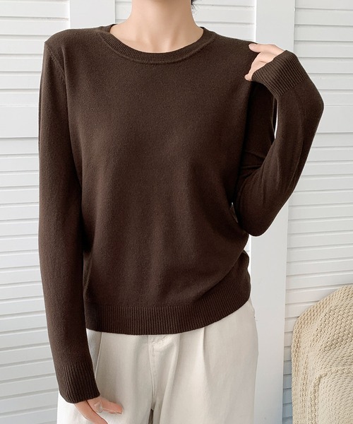 LOWO(ロワ)の「【12色展開】クルーネック ニット プルオーバー(ニット/セーター・レディース・オフホワイト/グレー/ブラック/グレイッシュベージュ/カーキ/ベビーピンク/モカ/ベージュ/マスタード/ブラウン/ピンク/レッド・FREE)」の5枚目の写真