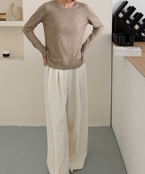 LOWO(ロワ)の「【12色展開】クルーネック ニット プルオーバー(ニット/セーター・レディース・オフホワイト/グレー/ブラック/グレイッシュベージュ/カーキ/ベビーピンク/モカ/ベージュ/マスタード/ブラウン/ピンク/レッド・FREE)」の19枚目の写真