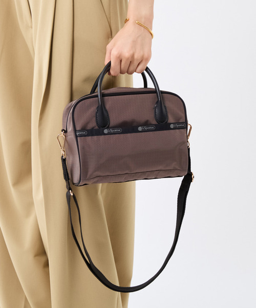 LeSportsac（レスポートサック）の「SQUARE TH CROSSBODY アップタウンダークチョコ/ブラック（ショルダーバッグ・レディース・ブラウン・FREE）」の2枚目の写真