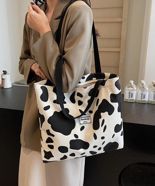 Mignonjour(ミニョンジュール)の「Mignonjour/牛柄トートバッグ M2845(トートバッグ・レディース・ブラウン/ブラック・FREE)」の5枚目の写真