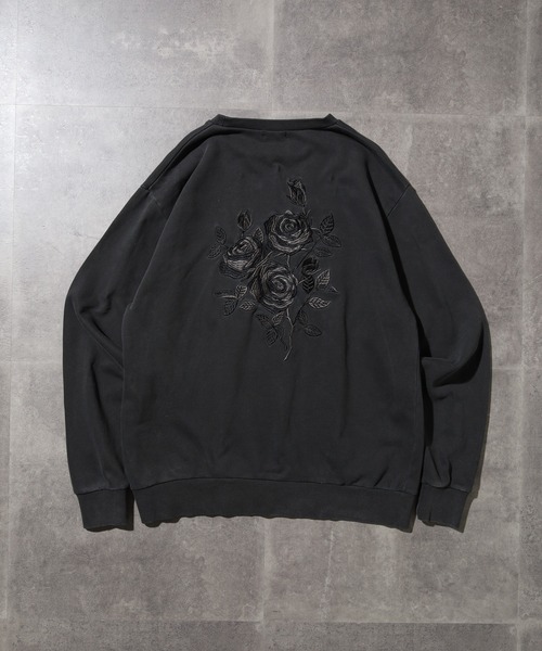 FUNALIVE(ファンアライブ)の「WS select ピグメントWASH加工 バラ刺繍トレーナー(スウェット・メンズ・ブラック×ブラック/ブラック×ブルー・M/L)」の4枚目の写真