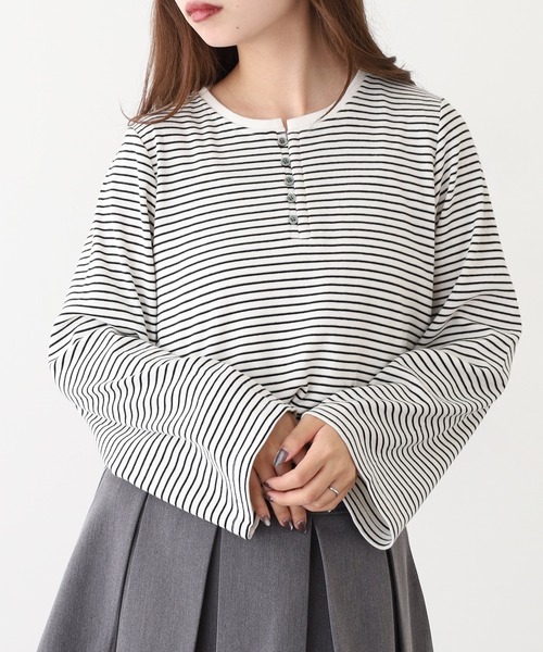 OMNES(オムネス)の「リブワイドスリーブ ヘンリーネック長袖プルオーバー(Tシャツ/カットソー・レディース・ブルー/オリーブ/アイボリー/ブラック/ホワイト×ブラック・FREE)」の6枚目の写真