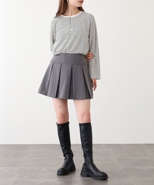 OMNES(オムネス)の「リブワイドスリーブ ヘンリーネック長袖プルオーバー(Tシャツ/カットソー・レディース・ブルー/オリーブ/アイボリー/ブラック/ホワイト×ブラック・FREE)」の10枚目の写真