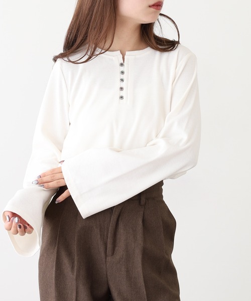 OMNES(オムネス)の「リブワイドスリーブ ヘンリーネック長袖プルオーバー(Tシャツ/カットソー・レディース・ブルー/オリーブ/アイボリー/ブラック/ホワイト×ブラック・FREE)」の12枚目の写真