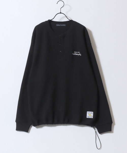 Mark Gonzales（マーク・ゴンザレス）の「MARK GONZALES ARTWORK COLLECTION/マークゴンザレス 別注 ワンポイント刺繍 ピスネーム ドローコード オーバーサイズ サーマル ワッフル ヘンリーネック 長袖Tシャツ ロンT（Tシャツ/カットソー・メンズ・ブラック/チャコール/ホワイト/グレー・M/XL/L）」の6枚目の写真