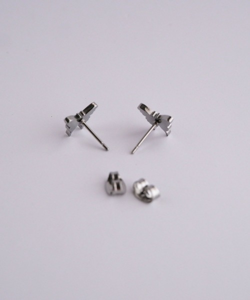 CERCA（チェルカ）の「SARINOHANA/蝶々ピアス/ステンレス（ピアス（両耳用）・レディース・シルバー/ブラック/イエローゴールド/ピンクゴールド・FREE）」の8枚目の写真