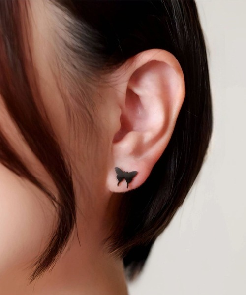 CERCA（チェルカ）の「SARINOHANA/蝶々ピアス/ステンレス（ピアス（両耳用）・レディース・シルバー/ブラック/イエローゴールド/ピンクゴールド・FREE）」の5枚目の写真