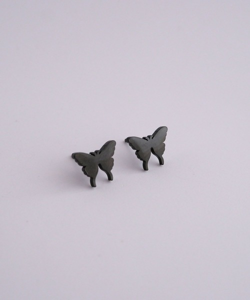 CERCA（チェルカ）の「SARINOHANA/蝶々ピアス/ステンレス（ピアス（両耳用）・レディース・シルバー/ブラック/イエローゴールド/ピンクゴールド・FREE）」の6枚目の写真