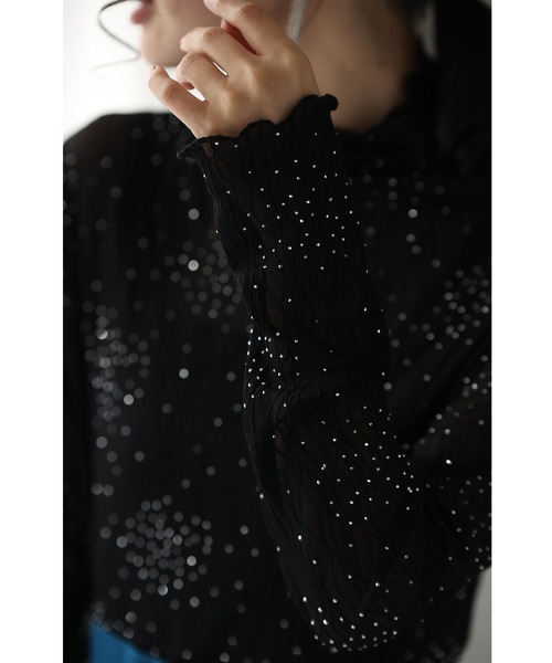 cawaii(カワイイ)の「あなたを引き立てる 宝石インナー(Tシャツ/カットソー・レディース・ホワイト/ブラック・FREE)」の2枚目の写真