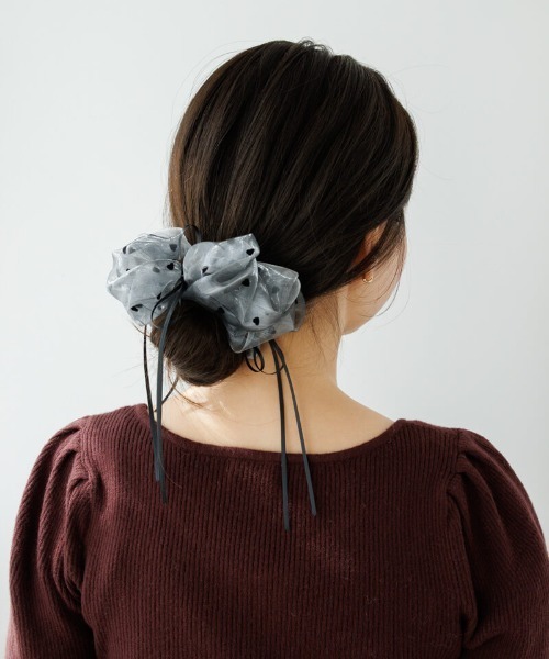 flower(フラワー)の「メルティングハートシュシュ(シュシュ・レディース・ブラック/グレー・FREE)」の1枚目の写真