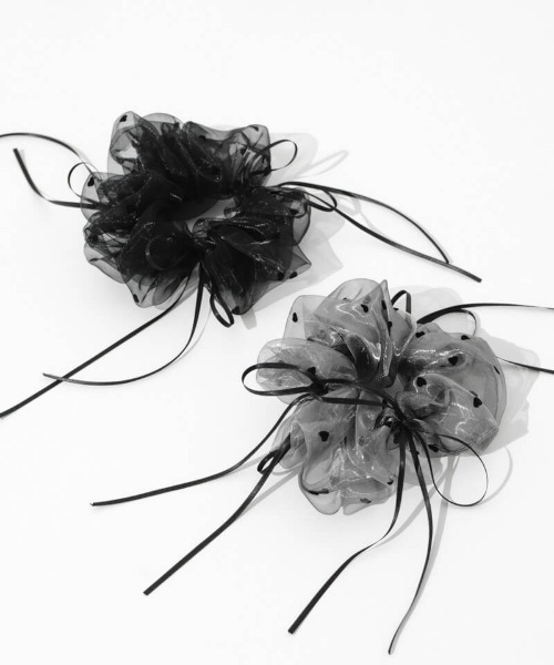 flower(フラワー)の「メルティングハートシュシュ(シュシュ・レディース・ブラック/グレー・FREE)」の3枚目の写真