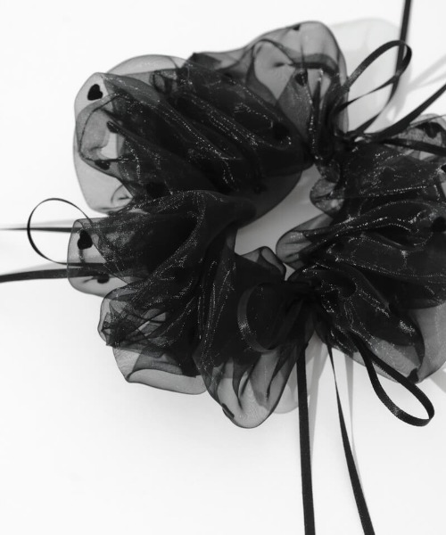 flower(フラワー)の「メルティングハートシュシュ(シュシュ・レディース・ブラック/グレー・FREE)」の6枚目の写真