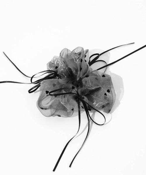 flower(フラワー)の「メルティングハートシュシュ(シュシュ・レディース・ブラック/グレー・FREE)」の7枚目の写真