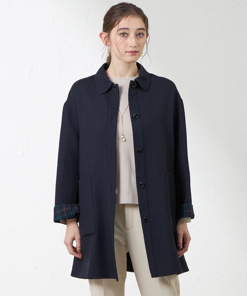 amaca(アマカ)の「梳毛リバーステンカラーコート(ステンカラーコート・レディース・ダークネイビー/グレー系その他・38)」の2枚目の写真